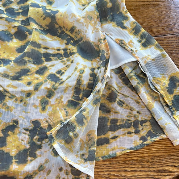 KLd yellow and gray tie dye print wrap front maxi dress. Split front, size Small - Picture 3 of 12